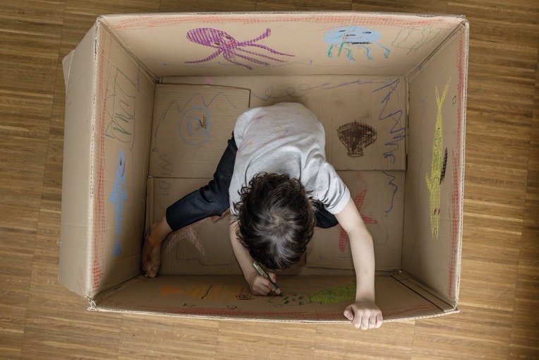 STABILO woody 3in1 Buntstifte, Set bestehend aus 6 zweifarbigen Bleistiften mit Spitzer