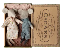 Babička a dědeček v doutníkovém boxu Maileg