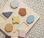 KIDS CONCEPT PUZZLE DREVENÉ GEOMETRICKÉ TVARY