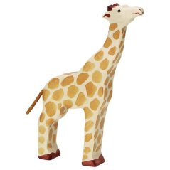 Giraffe mit erhobenem Kopf
