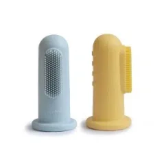 Mushie silikónová zubna kefka na prst 2ks - powder Blue