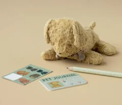 Kiste mit Dusty blue-Maileg-Plüschtier