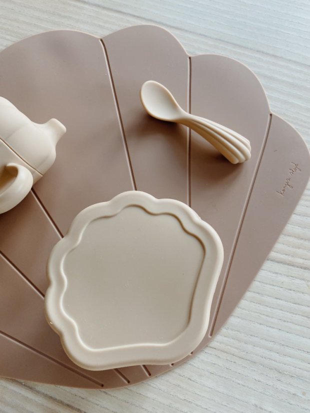 Silikonový jídelní set Shell