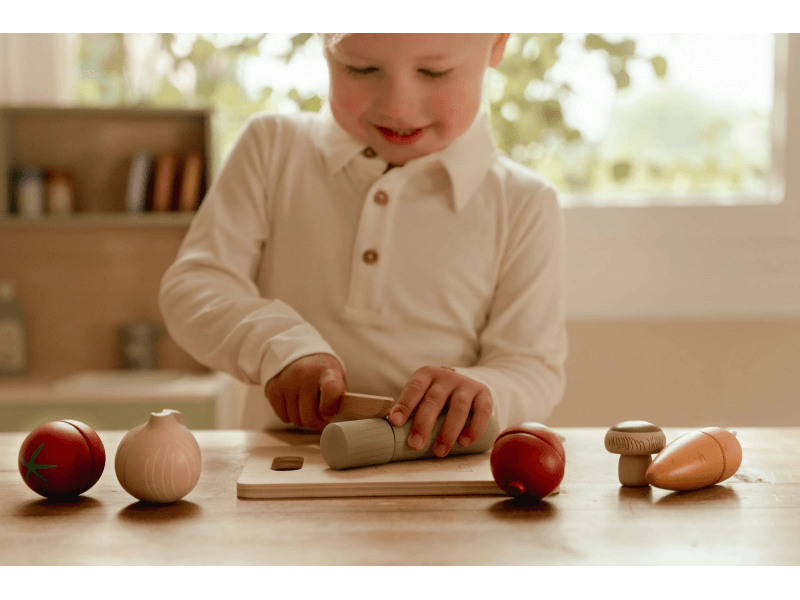Gemüseschneider aus Holz von Little Dutch
