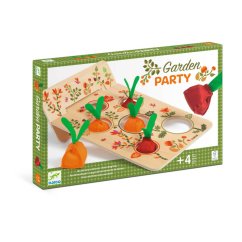 Gartenparty: Tüten in Löcher werfen