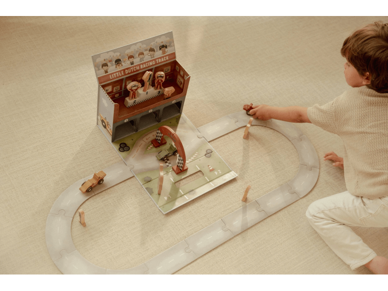 Little Dutch Rennbahn mit Zubehör im Koffer