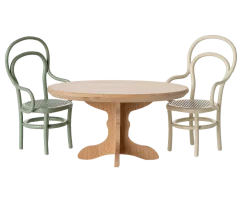 Oválný jídelní stůl Nature Maileg