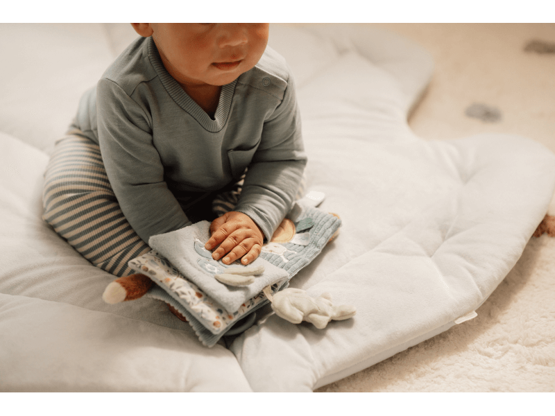 Little Dutch Hängendes Textilbuch mit Aktivitäten der Waldfreunde