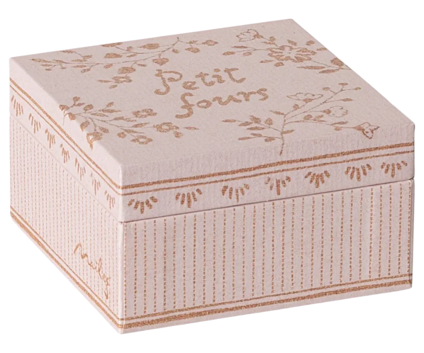 Torta na podnose Maileg