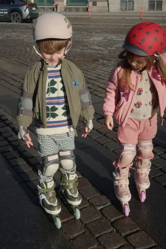 Svítící brusle cherry